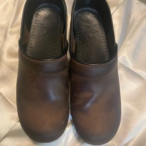 Dansko Professional Antique Brown